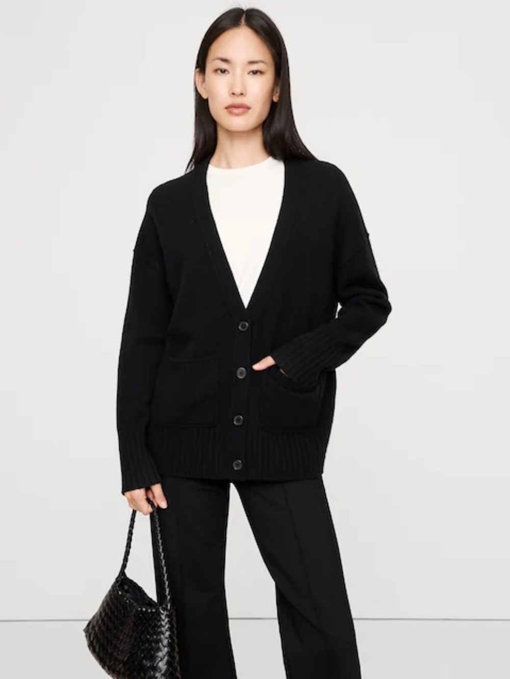 Banana republic oversized pocket Classic Black V-Neck Button Cardigan Sweater